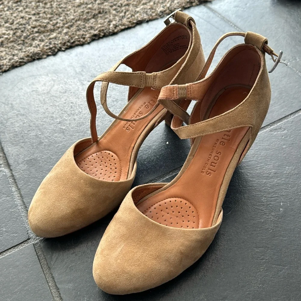 Gentle Souls suede sandals - Picture 1 of 4